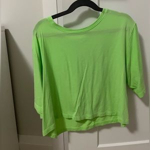 Aritzia cropped top in brand new condition